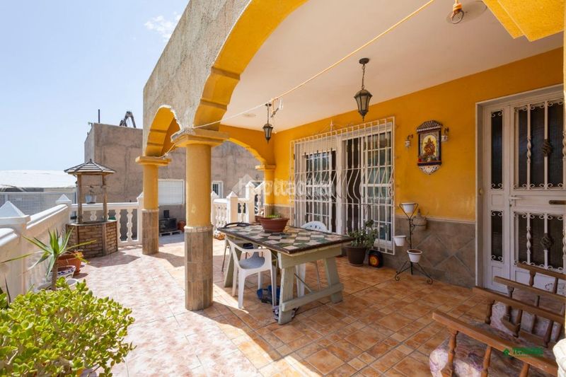 Foto f2f8fa97-9efd-489e-b0a3-f5912c578c9b. Casa amb aparcament a El Alquián Almería