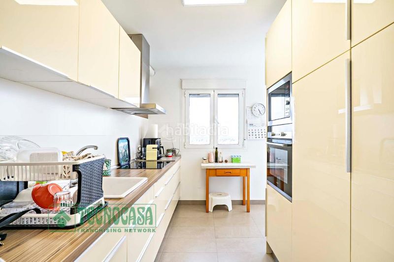 Foto 3ef6ae43-ed39-42bc-946b-e1a565355578. Pis amb aparcament a Roquetas pueblo Roquetas de Mar