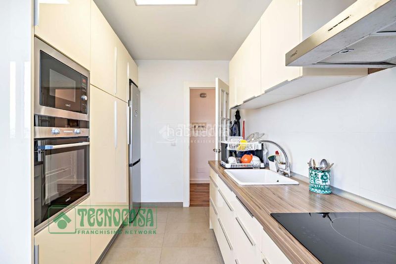 Foto 8d1ea3a6-c9a5-40fc-bd69-b8e32fd21dac. Pis amb aparcament a Roquetas pueblo Roquetas de Mar