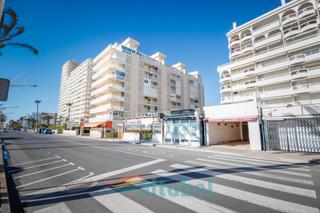 Local Comercial en Avinguda del papa luna 12. Oportunidad frente al mar