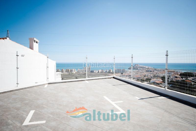 Foto 51755c97-e6b3-4f53-9357-39f234c20f6b. Casa adosada en avinguda d'irlanda 56 en Las Atalayas-Urmi-Cerro Mar Peñíscola