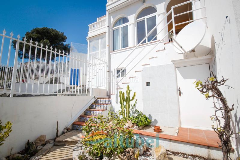 Foto 61904cec-664e-4e6c-887f-8a7ebc5e85c1. Casa adosada en avinguda d'irlanda 56 en Las Atalayas-Urmi-Cerro Mar Peñíscola