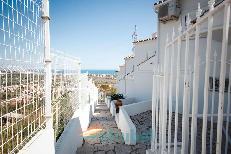 Foto b7851d1c-a30c-493b-8252-701377e181ee. Casa adosada en avinguda d'irlanda 56 en Las Atalayas-Urmi-Cerro Mar Peñíscola