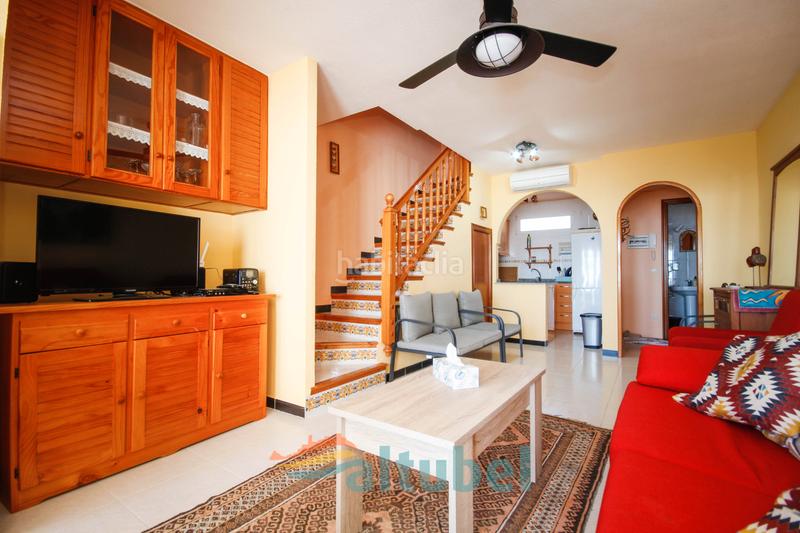 Foto d21dd49e-5a8c-4fe9-bc3d-2af2d3dc9c86. Casa adossada a avinguda d'irlanda 56 a Las Atalayas-Urmi-Cerro Mar Peñíscola