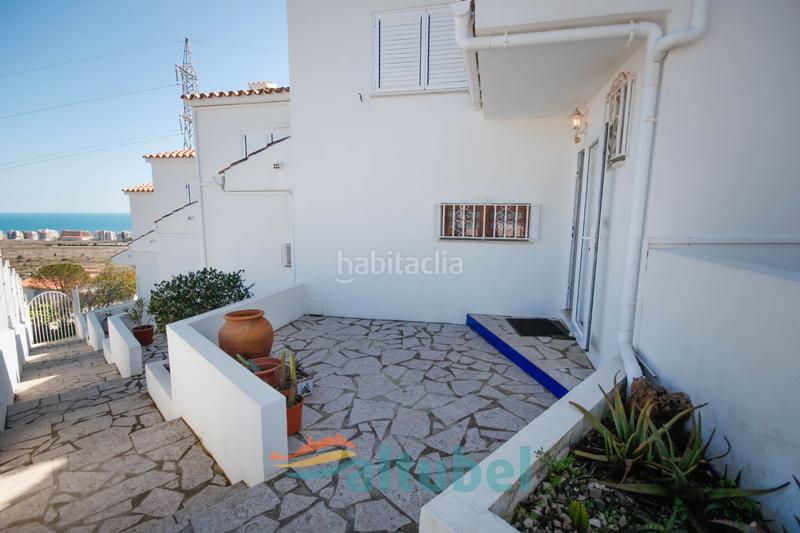 Foto f9e0aeac-f079-4c27-8277-70af5c9a155c. Casa adossada a avinguda d'irlanda 56 a Las Atalayas-Urmi-Cerro Mar Peñíscola