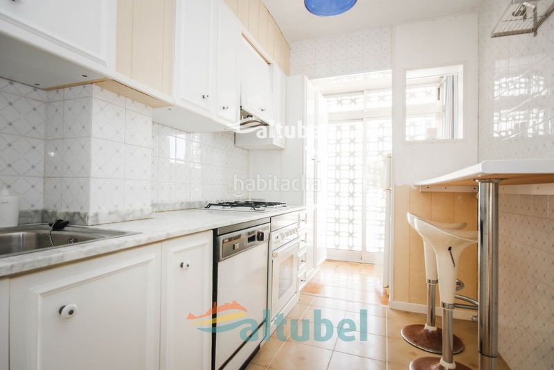 Foto d7678552-559a-4ecf-b034-c02bcfd5bdc5. Apartamento primera línea en torre hirta 7ª planta con vistas al mar y castillo parking en Peñíscola