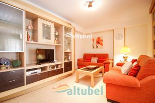 Appartement à Vilanova davinyo 24. Apartamento moderno con piscina y garaje