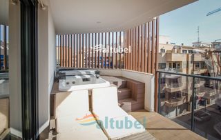 Apartment in Maestrat 7. Espectacular vivienda de reciente construcción con gran terraza,