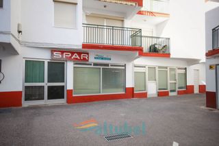 Local Comercial en Avenida del papa luna 10. Local comercial