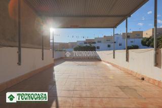 Casa aparellada a Adra. Casa en venta en adra