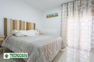 Casa aparellada a Adra. Casa en venta en adra