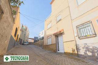 Casa aparellada a Adra. Casa en venta en adra