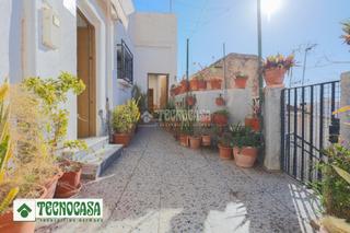 Casa aparellada a Adra. Casa en venta en adra