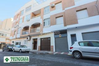 Aparcament cotxe a Adra. Boxplaza de garaje en venta en adra