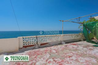 Casa aparellada a Adra. Casa en venta en adra