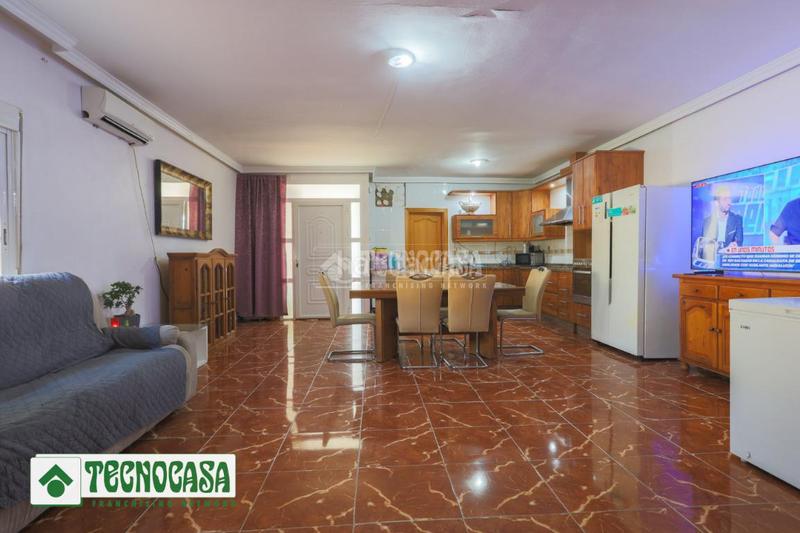 Foto 7dee6521-c48c-4969-9de3-0b41921d1acf. Casa pareada casa en venta en Adra