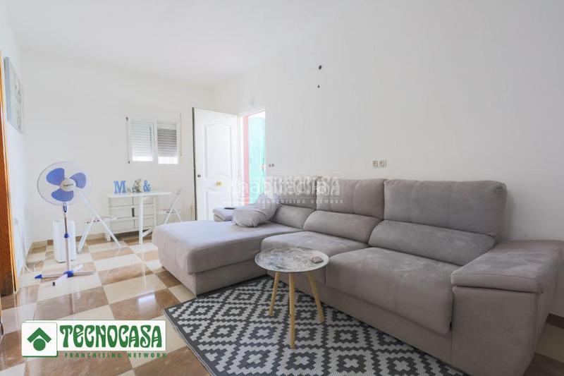 Foto bce24adc-5e0b-42e5-8bf2-ef72f59f0cbe. Casa pareada casa en venta en Adra