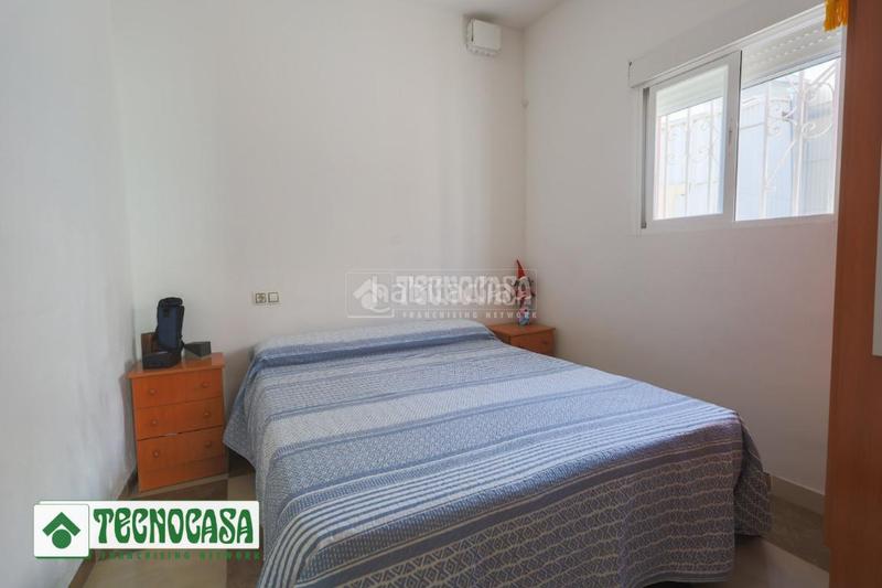 Foto f05fddf5-fbe8-4827-be1c-4a1e989b5818. Casa pareada casa en venta en Adra