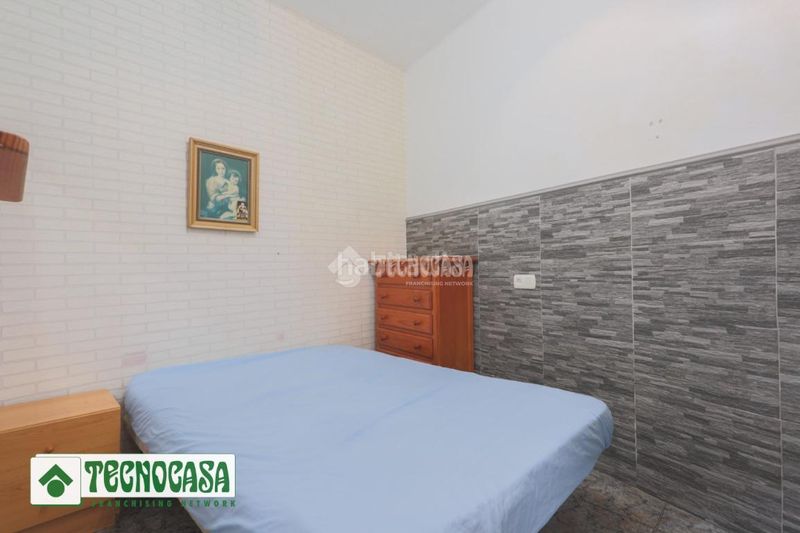 Foto 1d6517da-9df9-4e5c-b6ec-fc724d9e39d8. Casa aparellada a Adra