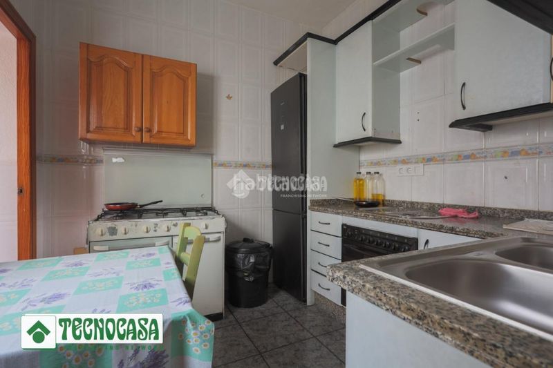 Foto 78e2bd30-0f4b-43f5-8f65-d8bbfc2f64f1. Casa aparellada a Adra