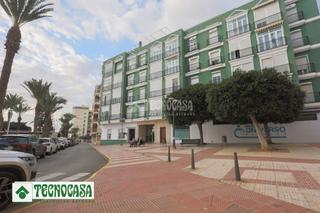 Pis a Adra. Piso en venta en adra