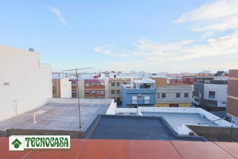 Foto efbda0f1-8b8c-4912-afe0-e6a488ed6a11. Casa aparellada a Adra