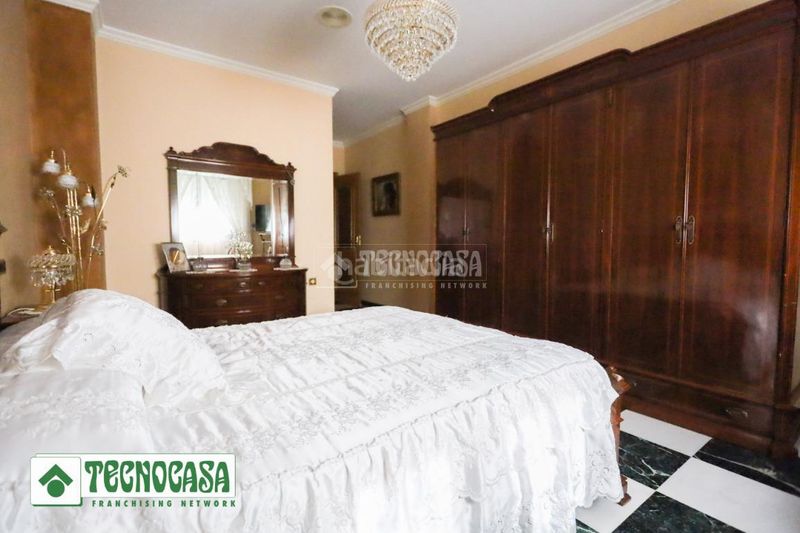 Foto 02e262f8-9d36-40fe-bcfb-8ae120467a22. Casa aparellada amb aparcament a Adra