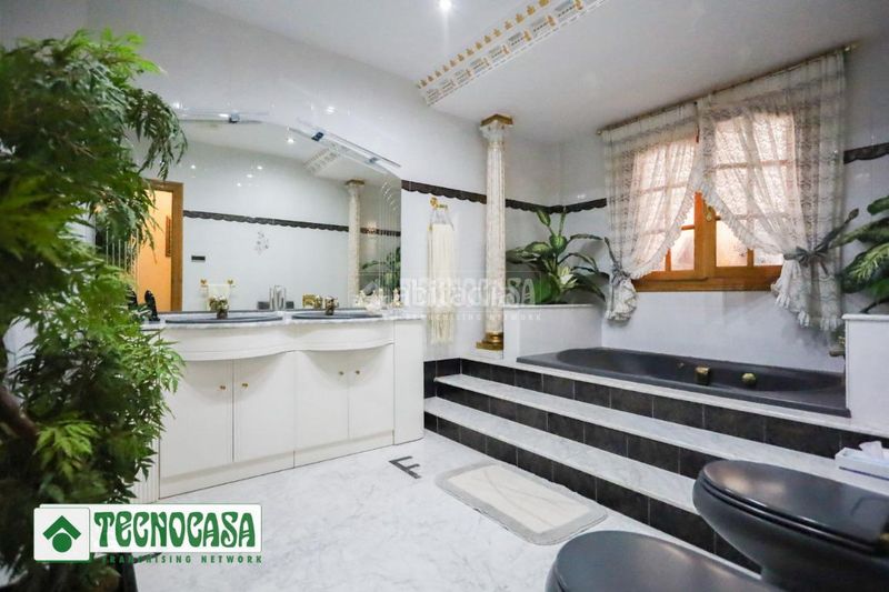 Foto 11f2b4f7-9c92-4641-90b6-f235b40a47fd. Casa aparellada amb aparcament a Adra