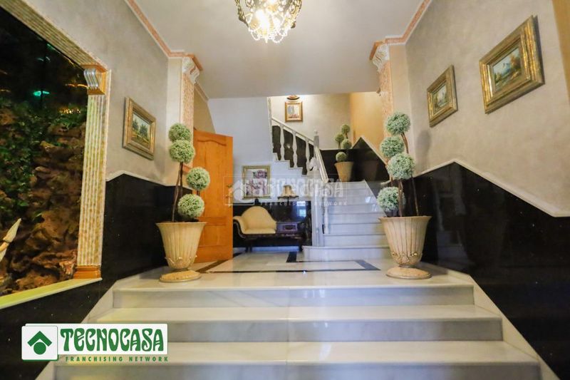 Foto 50995147-290a-4061-9a4b-ee4c1ae4dbd4. Casa aparellada amb aparcament a Adra