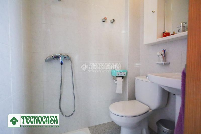 Foto f9622391-d7ab-41f9-a0af-f7a1e17ad03d. Casa aparellada amb aparcament a Adra