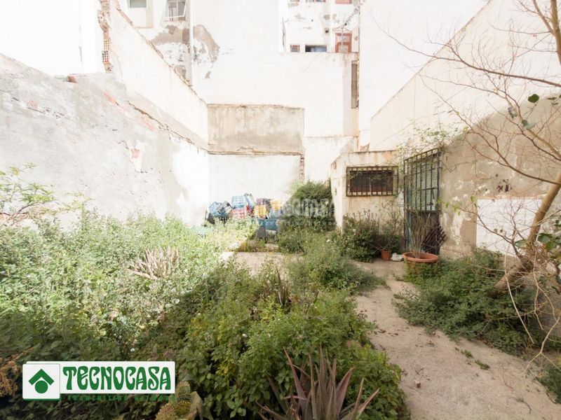 Foto eb85ee1e-2a6c-4ca4-a95c-c7840751f681. Casa aparellada a Adra