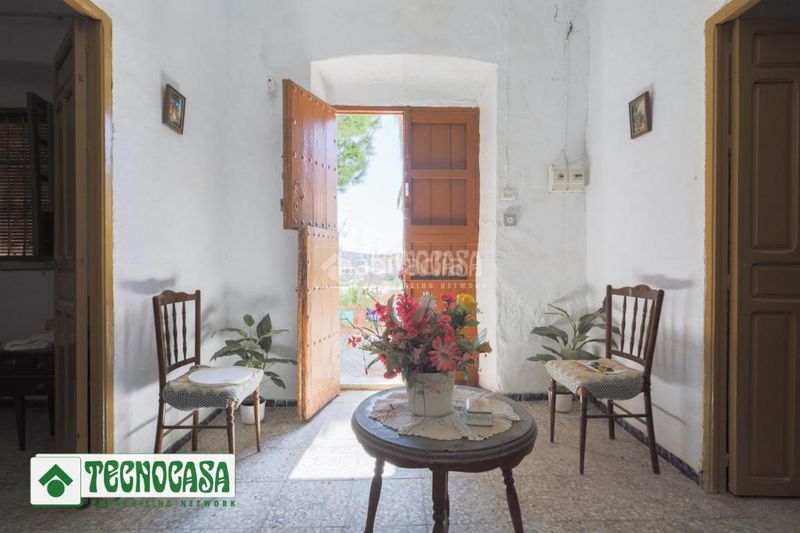 Foto 35ba139d-9b89-40d7-aed3-12ce40d89939. Casa aparellada a Adra