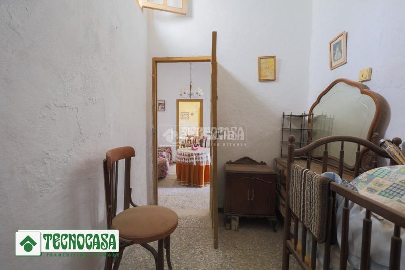 Foto 45e81567-2f41-4919-8211-fb14dc586507. Casa aparellada a Adra