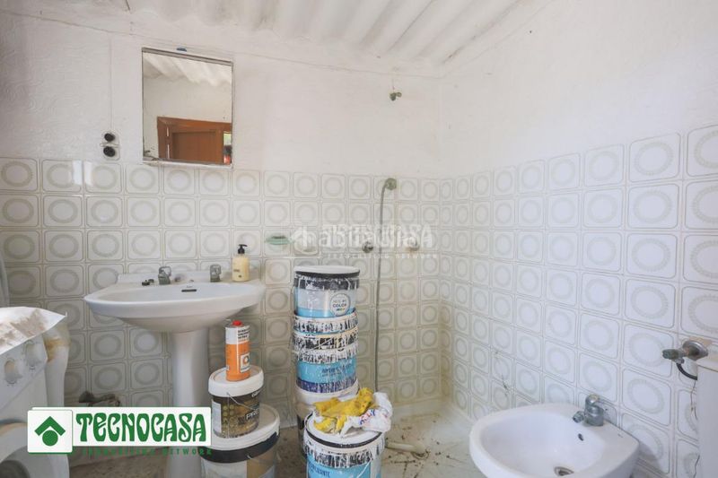 Foto 641ec3f2-ab47-4f83-8362-2760a3feedd4. Casa aparellada a Adra