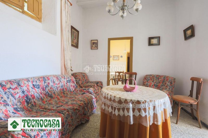 Foto 68b2bf2d-c1ae-42d1-9172-f7417faccdf5. Casa aparellada a Adra