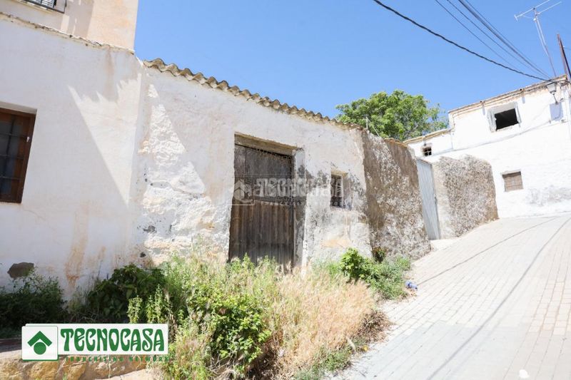 Foto adfd7983-66e7-4336-89f9-ff4f9aa803e8. Casa aparellada a Adra