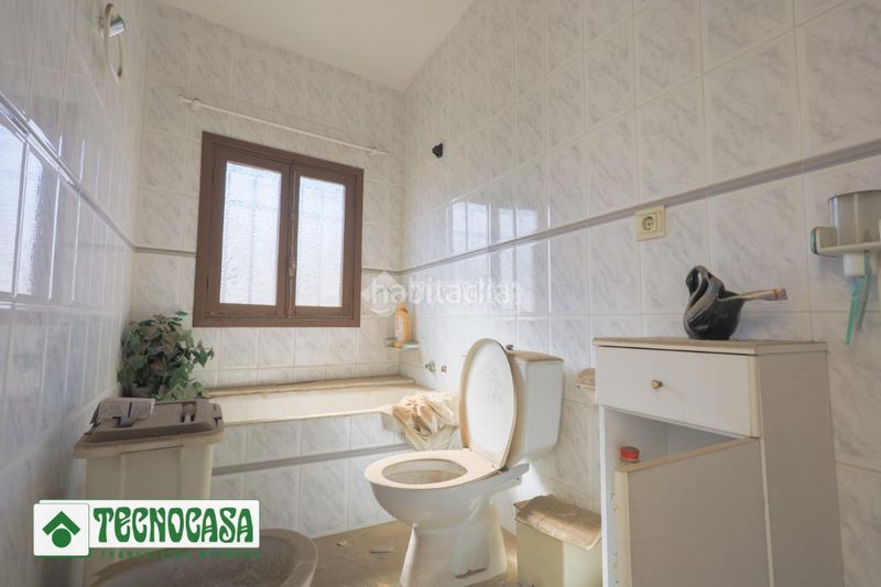 Foto 43cb83a2-d025-4b4c-be27-c0a86d89a6d2. Casa aparellada a Adra