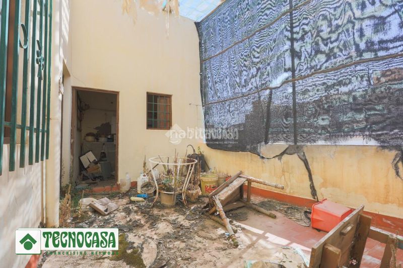 Foto 55642c48-a84a-4950-be22-5117fecbacd3. Casa aparellada a Adra