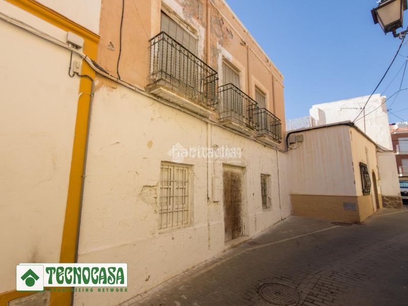 Foto ada91911-2741-473a-8338-eb5c54fd8606. Casa aparellada a Adra