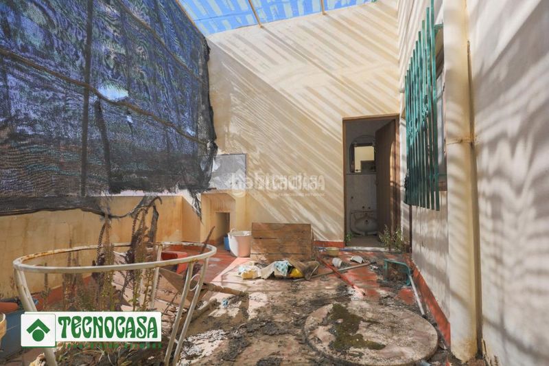 Foto be142550-fa49-421c-8032-7db317d44b60. Casa aparellada a Adra