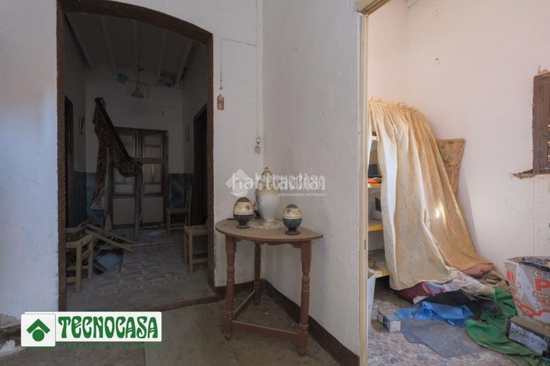Foto f65c8d71-21cd-4308-8bb7-b4264a1ad0af. Casa aparellada a Adra