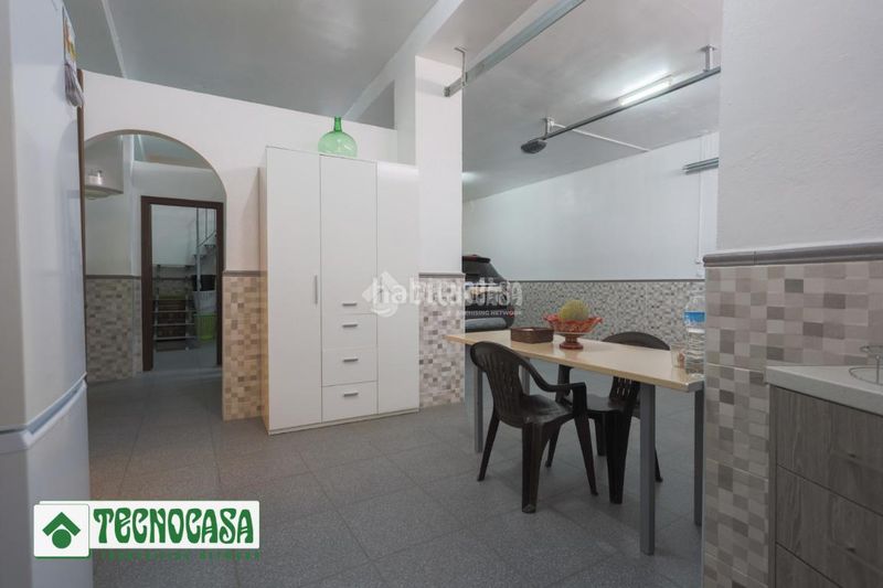 Foto 88519738-166d-4a9e-89b2-07fff33423cd. Casa aparellada a Adra