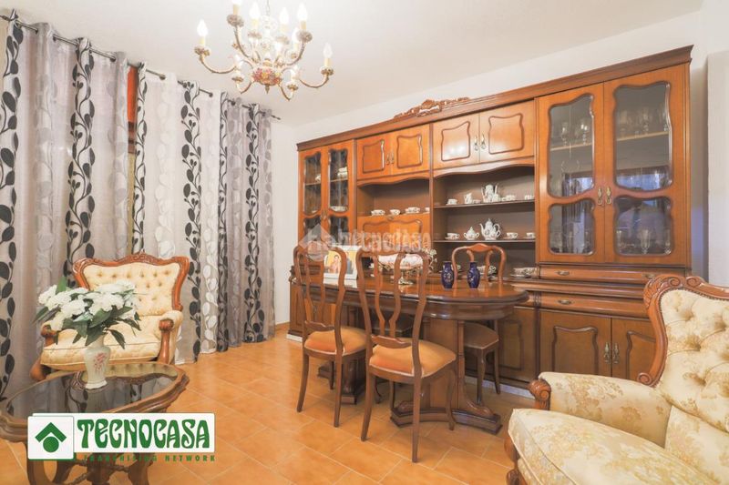 Foto 8f266ea4-ba3e-4de4-a346-6a82b8020086. Casa aparellada a Adra
