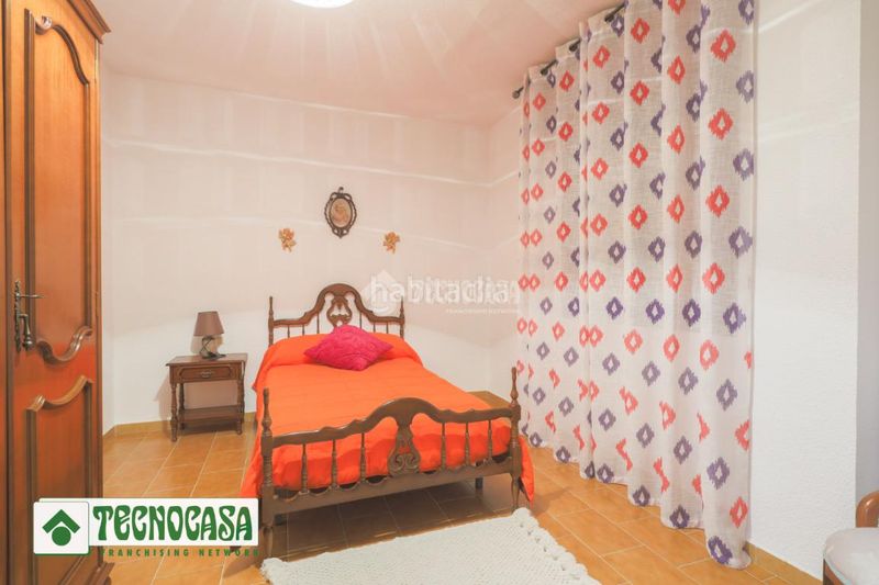 Foto bdf539bb-634c-46c1-bafe-cd119067fe83. Casa aparellada a Adra