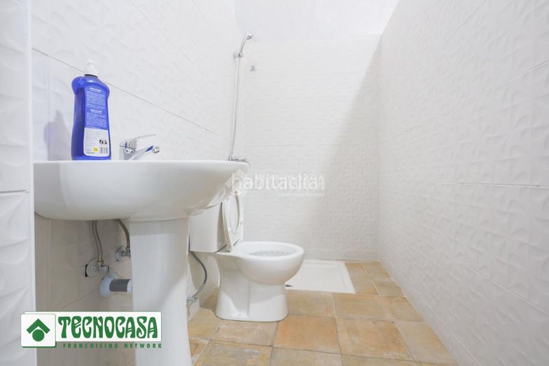 Foto dbbb6f5f-cb74-4a4e-addf-2dda6fc04077. Casa aparellada a Adra