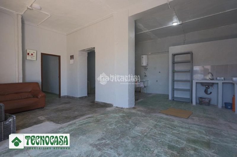 Foto dd1ba28f-b351-4f69-9062-8060765704a6. Casa aparellada a Adra