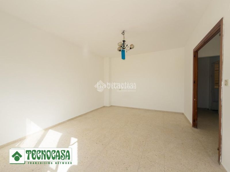 Foto 04e35c03-e60f-488e-ad45-2ee1a932b07e. Pis a Adra