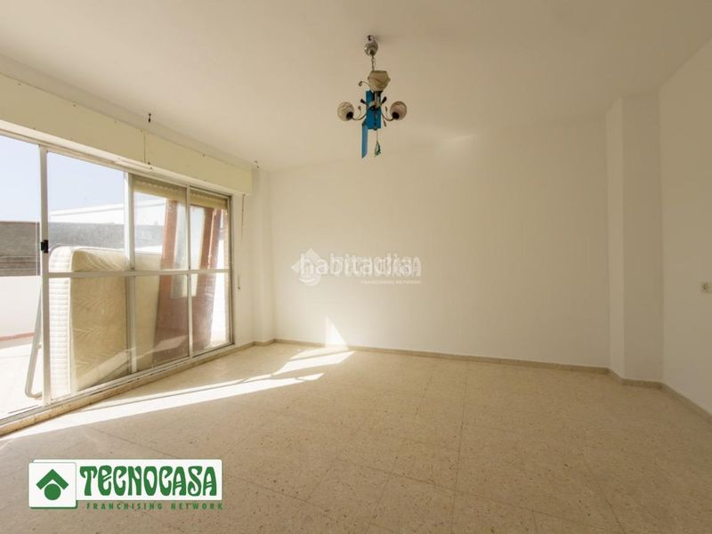 Foto 5fd90039-1878-46ce-a199-82043fe28eea. Pis a Adra