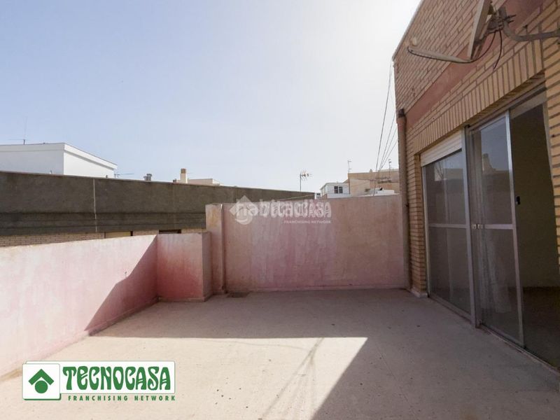 Foto c686f22a-b02b-44c1-ac77-87c6fb519355. Pis a Adra