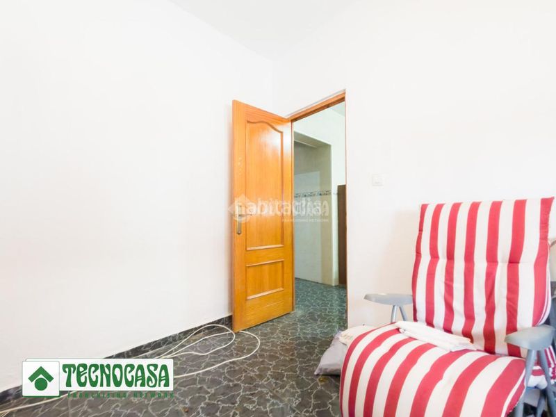 Foto 6b0d7e88-c092-4fd7-b7dc-40408435c10c. Casa aparellada a Adra